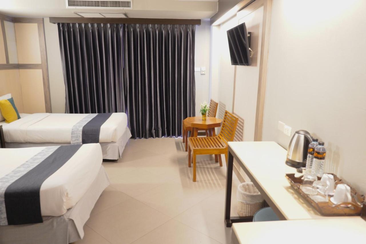 ซีบรีซ จอมเทียน โรงแรม 4*
