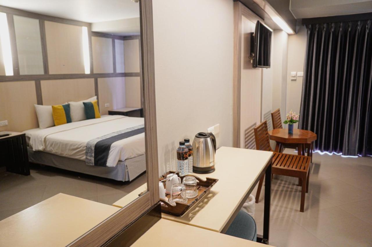 ซีบรีซ จอมเทียน โรงแรม 4*