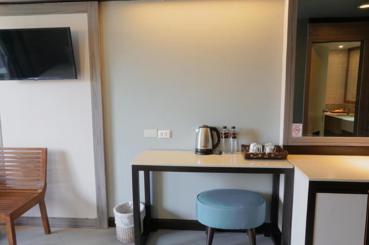 โรงแรม ซีบรีซ จอมเทียน 4*