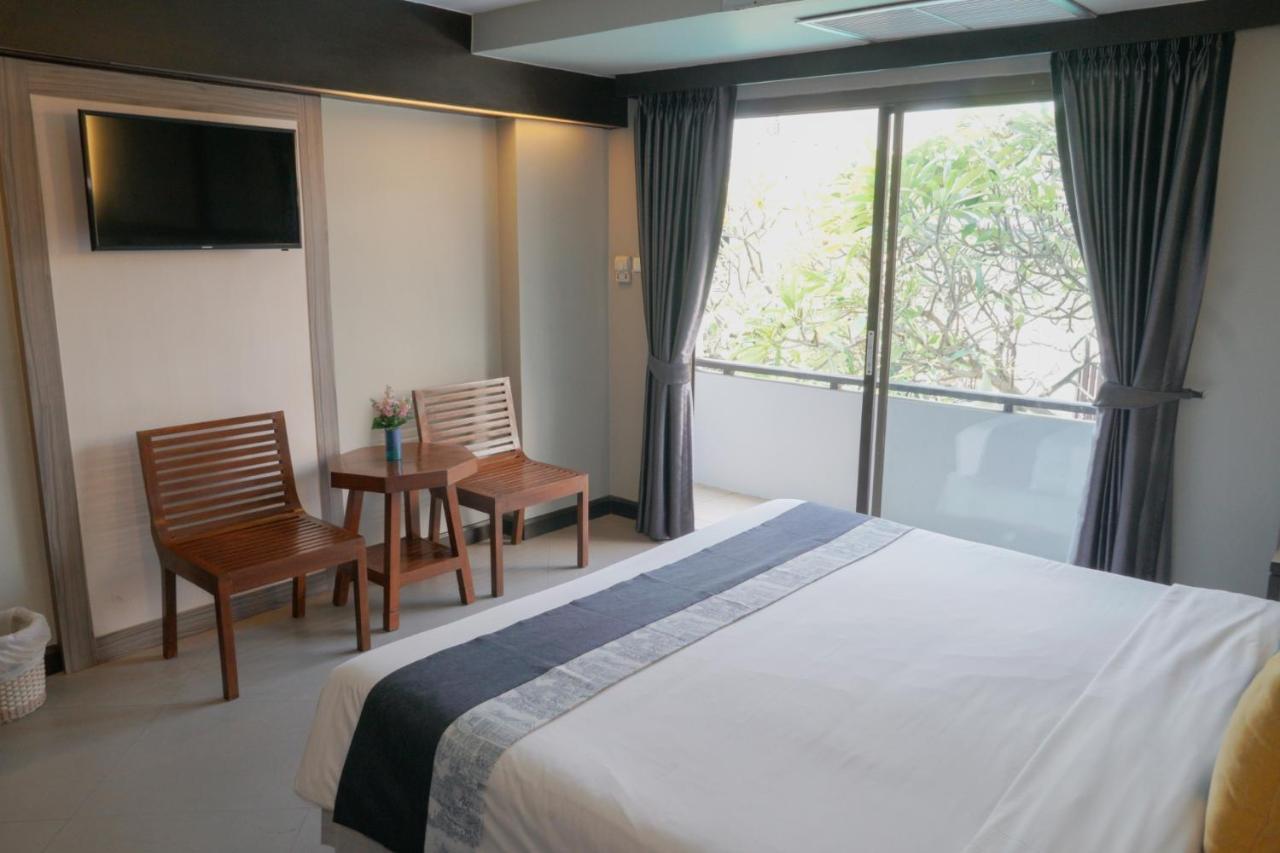 โรงแรม ซีบรีซ จอมเทียน