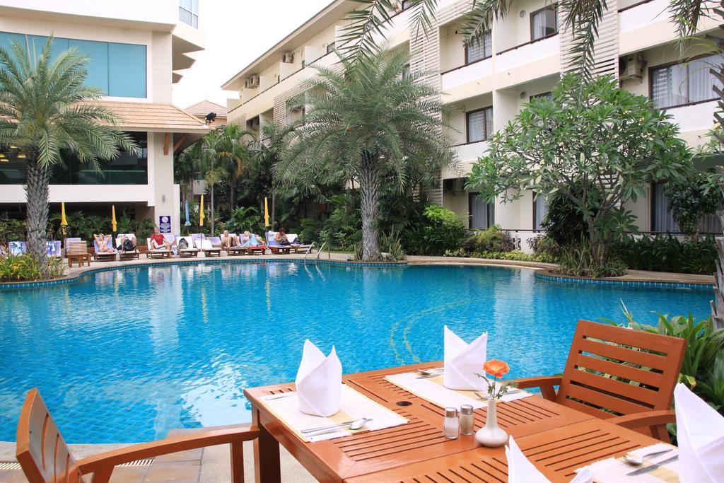 โรงแรม ซีบรีซ จอมเทียน