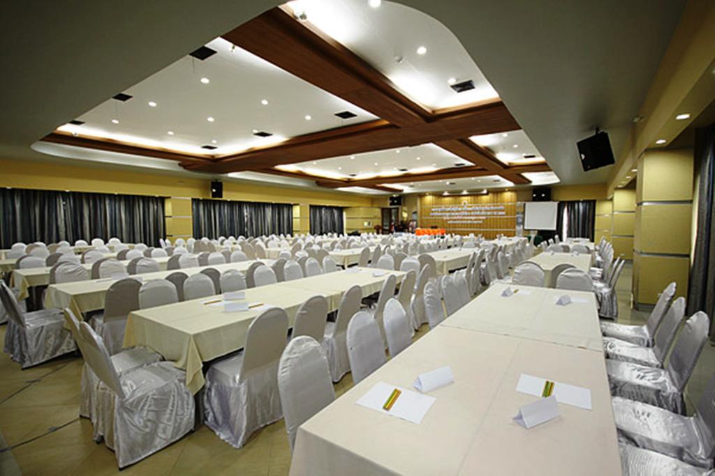 ซีบรีซ จอมเทียน โรงแรม 4*
